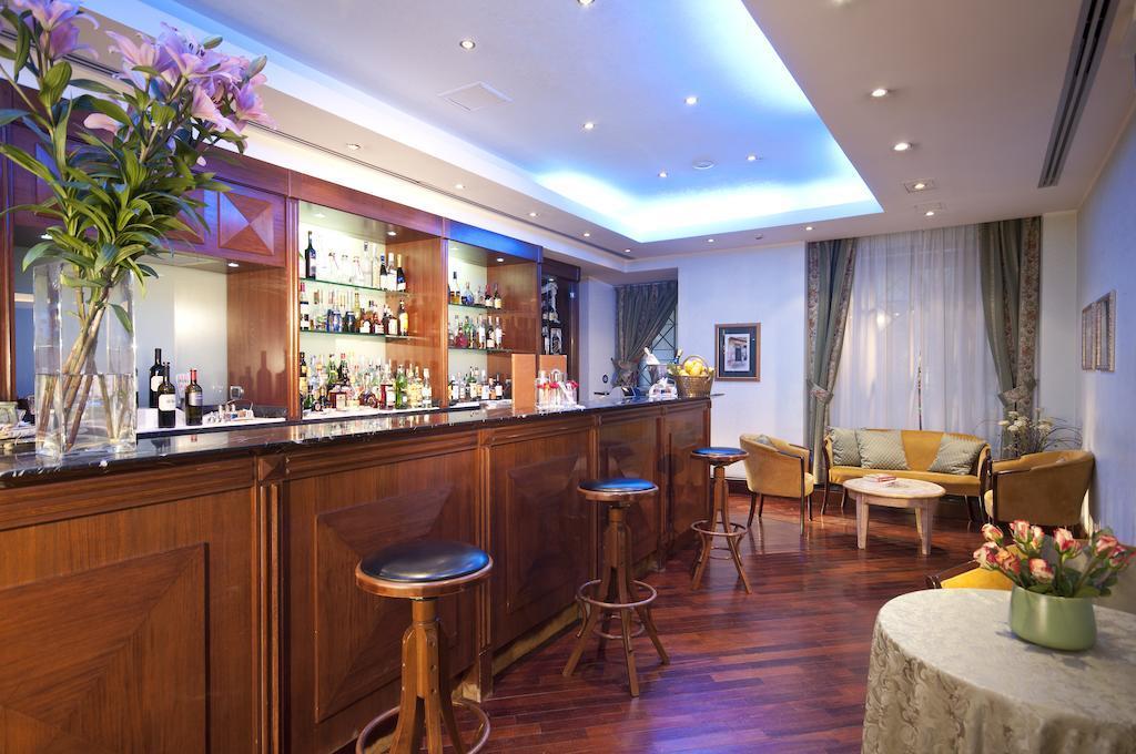 Ponte Sisto Hotel Rome