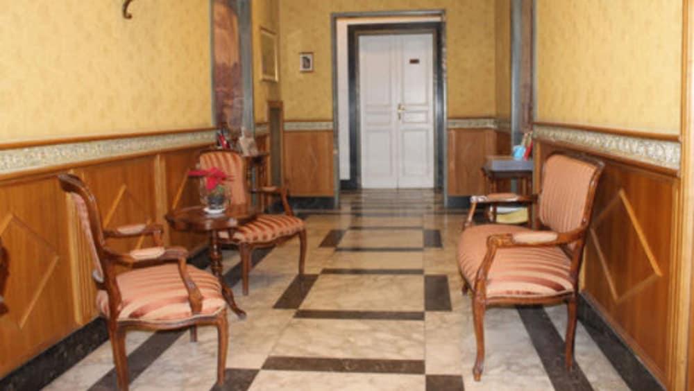 Fiori Hotel 2*