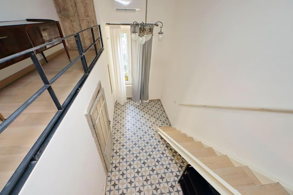 Bright Flat With Wonderful Views In The Centre *