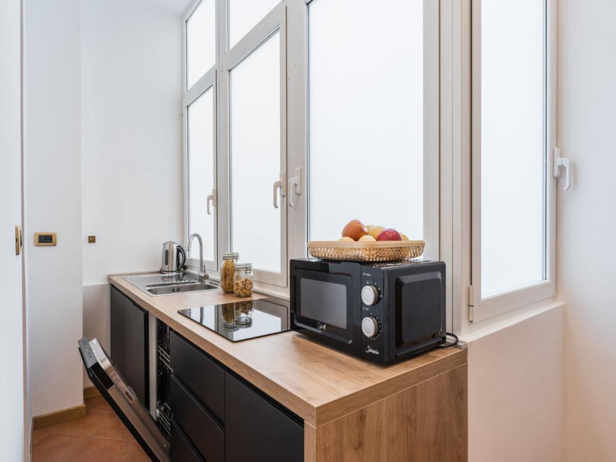 The Rent - Three-bedroom Near The Quirinale * Rome