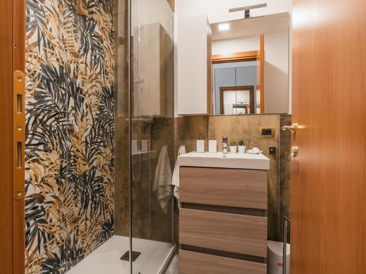 The Rent - Three-bedroom Near The Quirinale