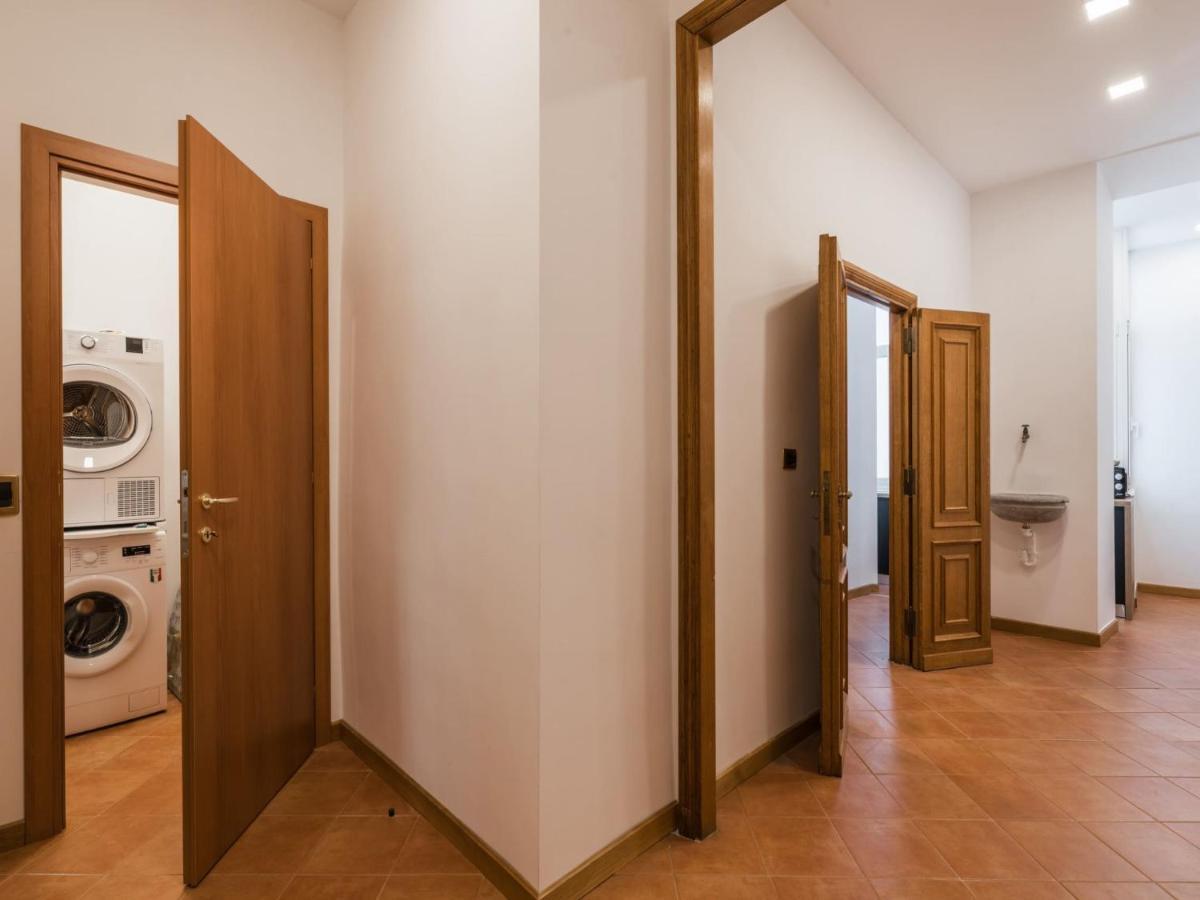The Rent - Three-bedroom Near The Quirinale Apartment Rome