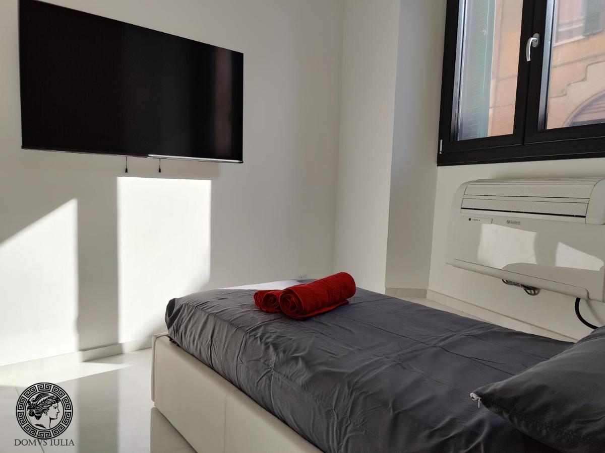 Domus Iulia - Colosseo Guest house *