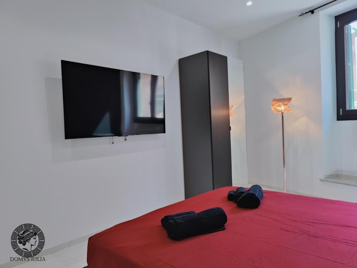 Guest house Domus Iulia - Colosseo Rome