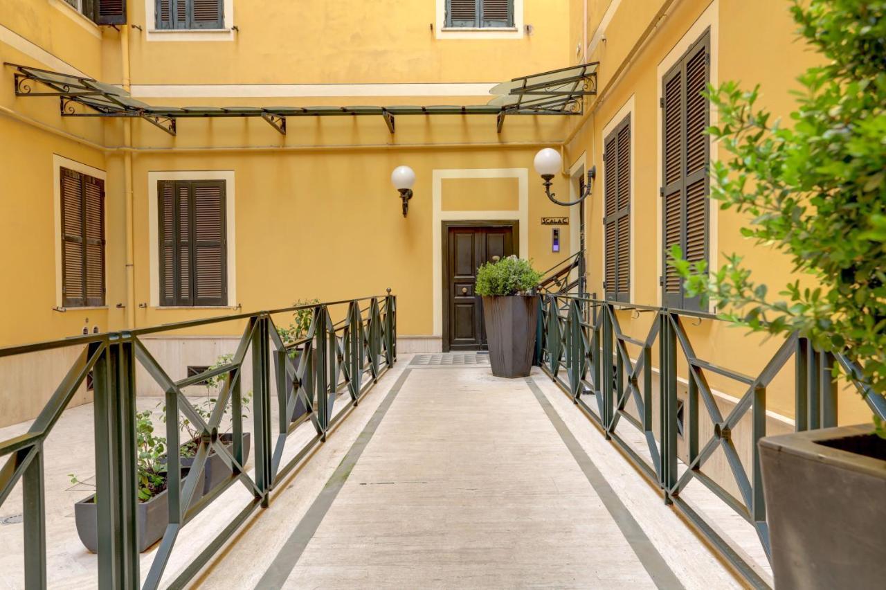Colosseo Park - And Rome
