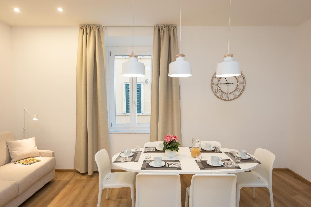Colosseum Holidays - Three-bedroom Roma
