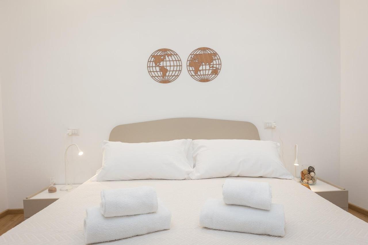 Colosseum Holidays - Three-bedroom Roma