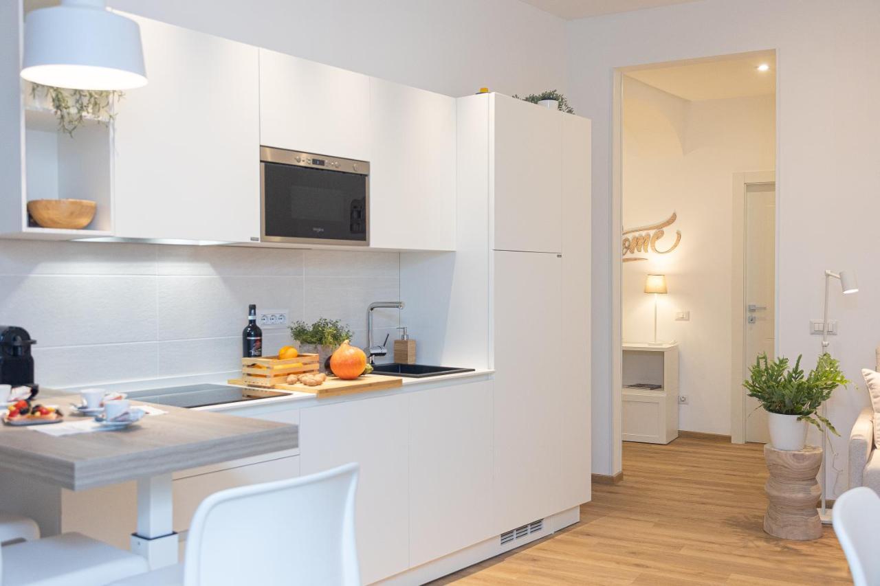 Colosseum Holidays - Three-bedroom * Roma