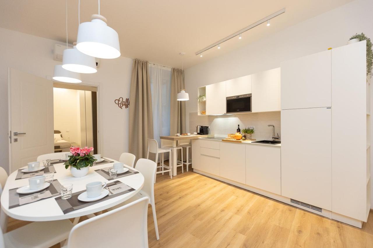 Colosseum Holidays - Three-bedroom * Roma