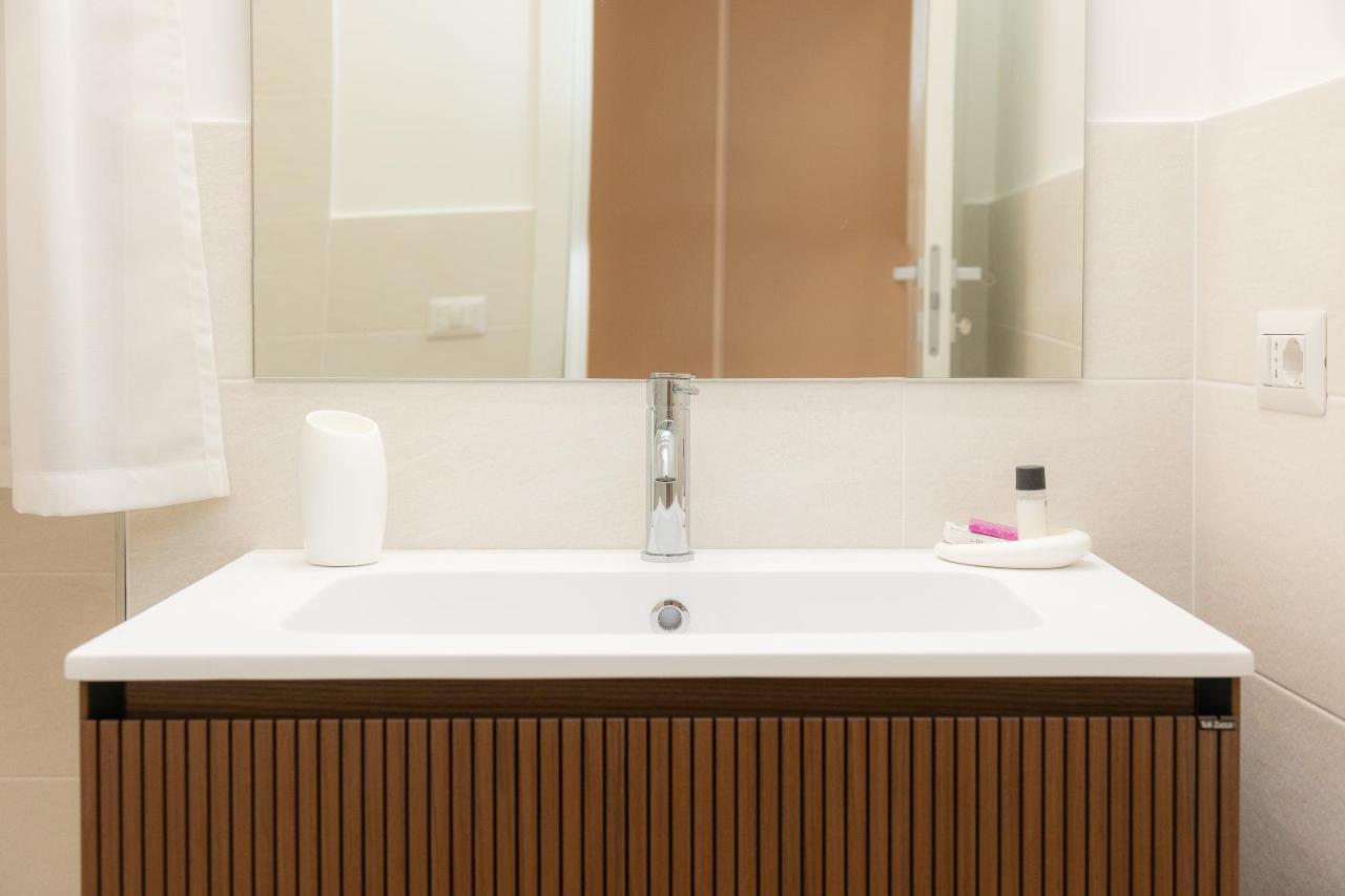 Colosseum Holidays - Three-bedroom Roma