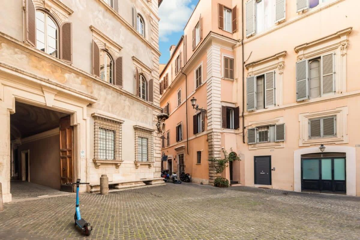 Apartment Farnese Enchanting By Romeloft