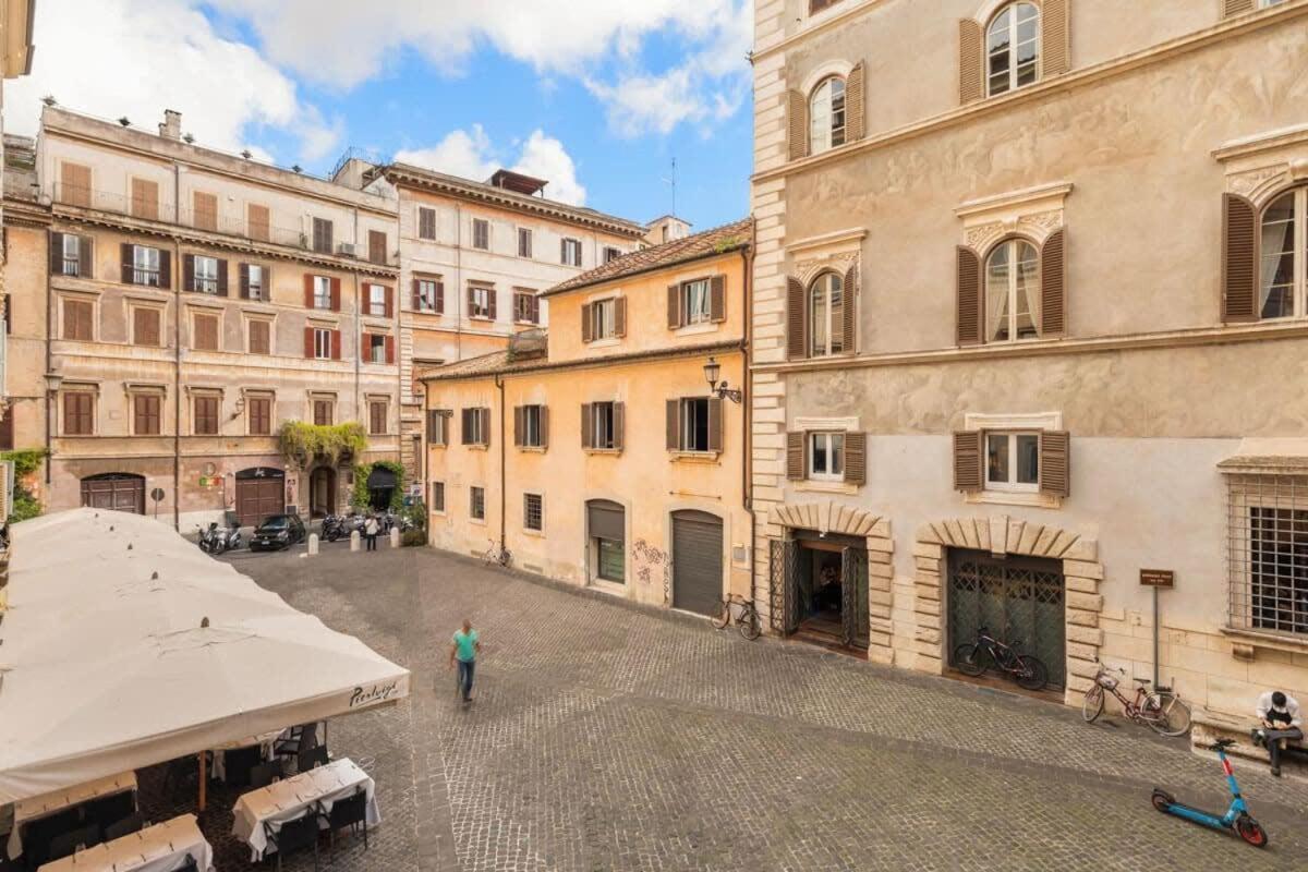 Apartment Farnese Enchanting By Romeloft Rome
