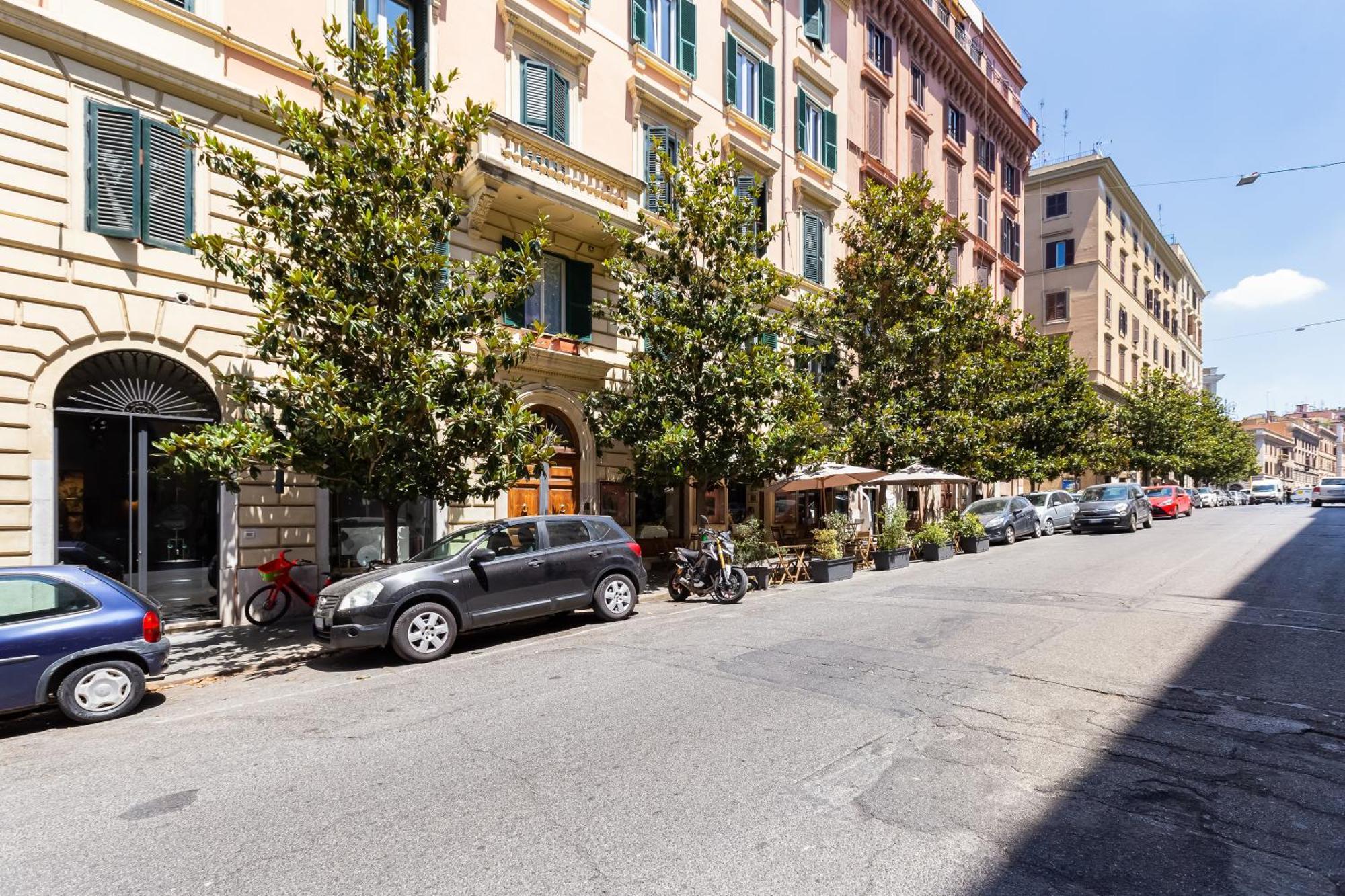 Bdc Alpha & Omega In Monti District With 2bath Rome