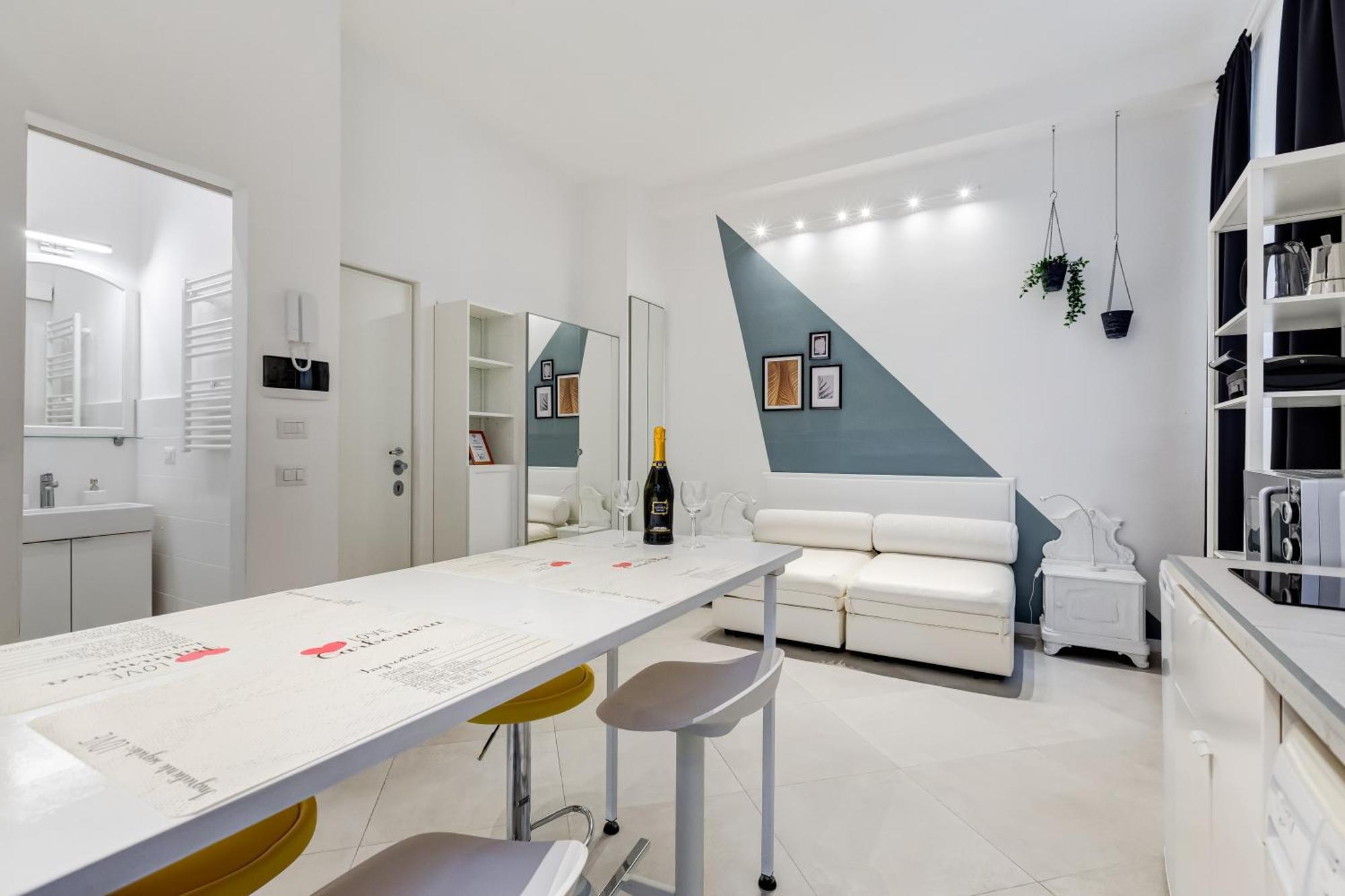 Bdc Alpha & Omega In Monti District With 2bath