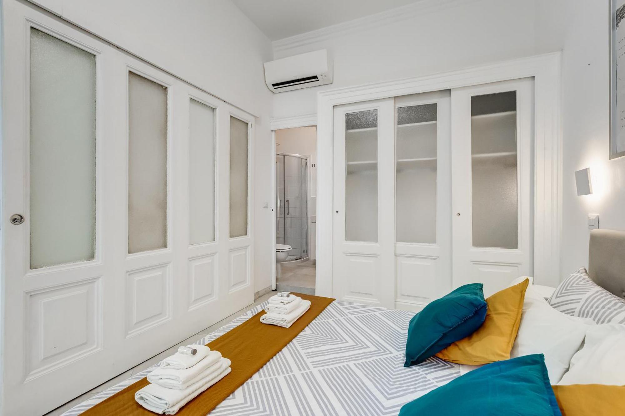 Bdc Alpha & Omega In Monti District With 2bath Apartment *