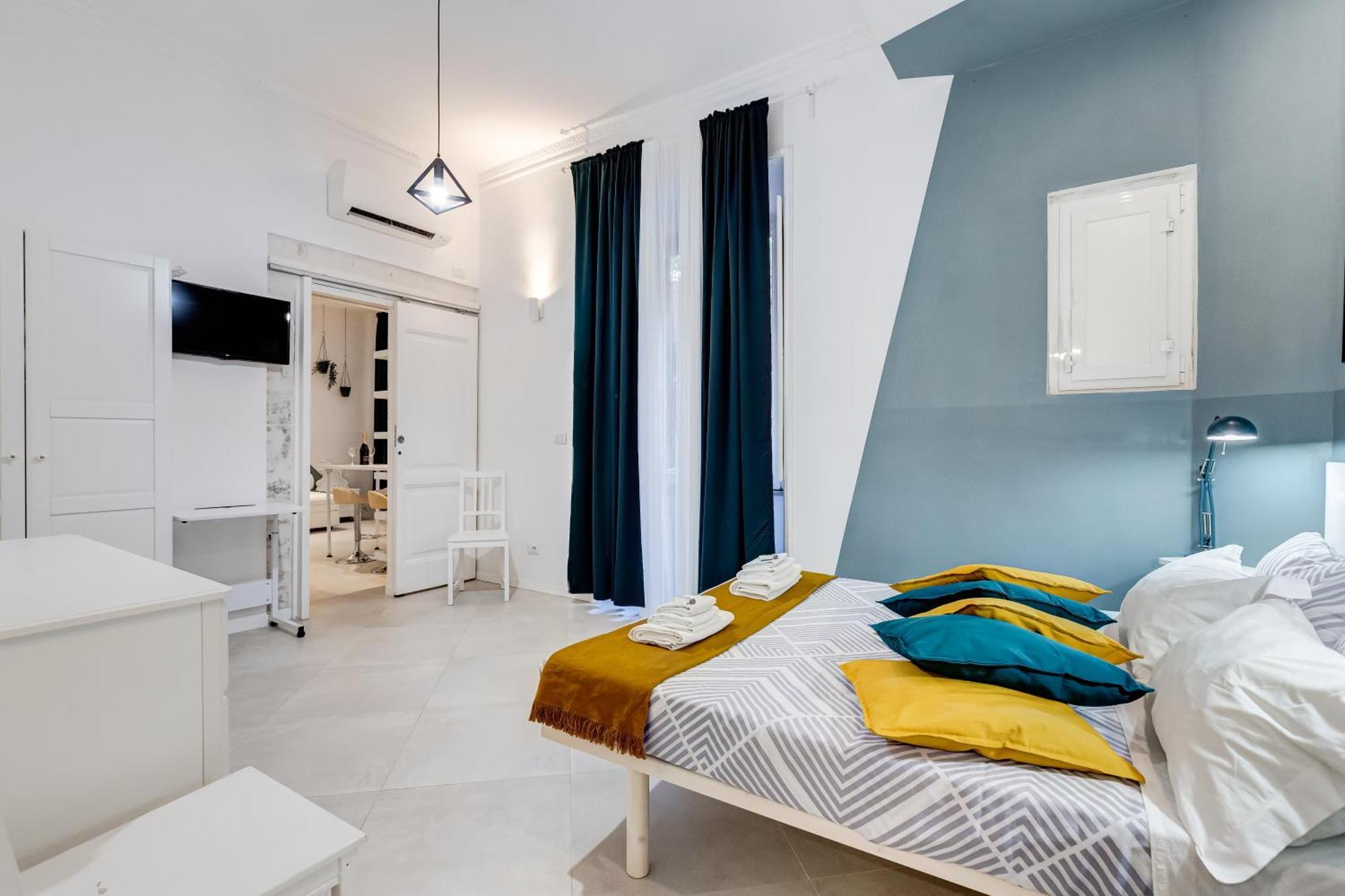 Bdc Alpha & Omega In Monti District With 2bath * Rome