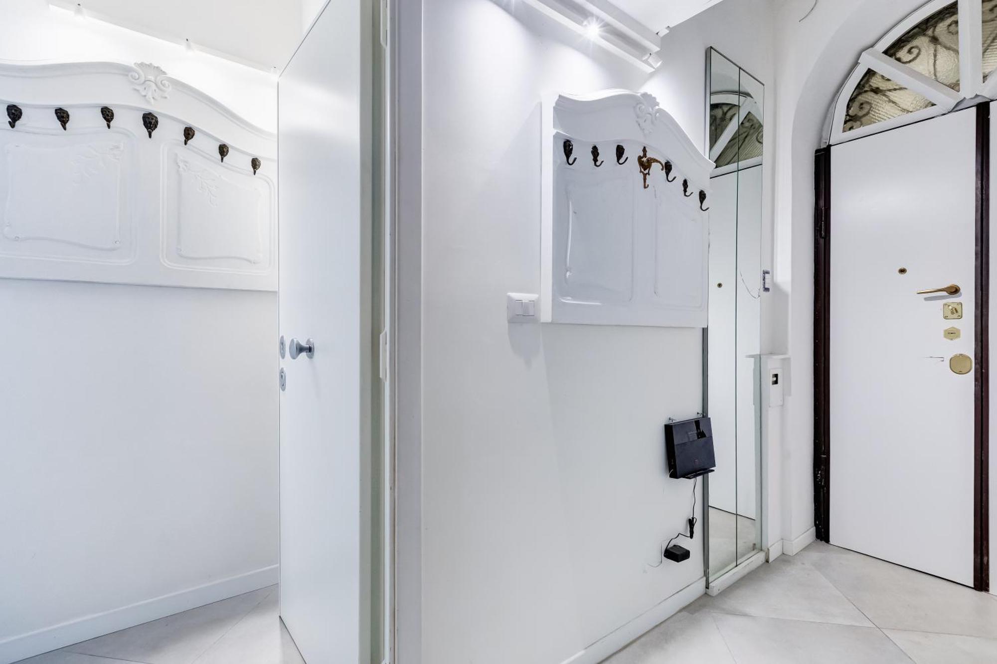 Apartment Bdc Alpha & Omega In Monti District With 2bath