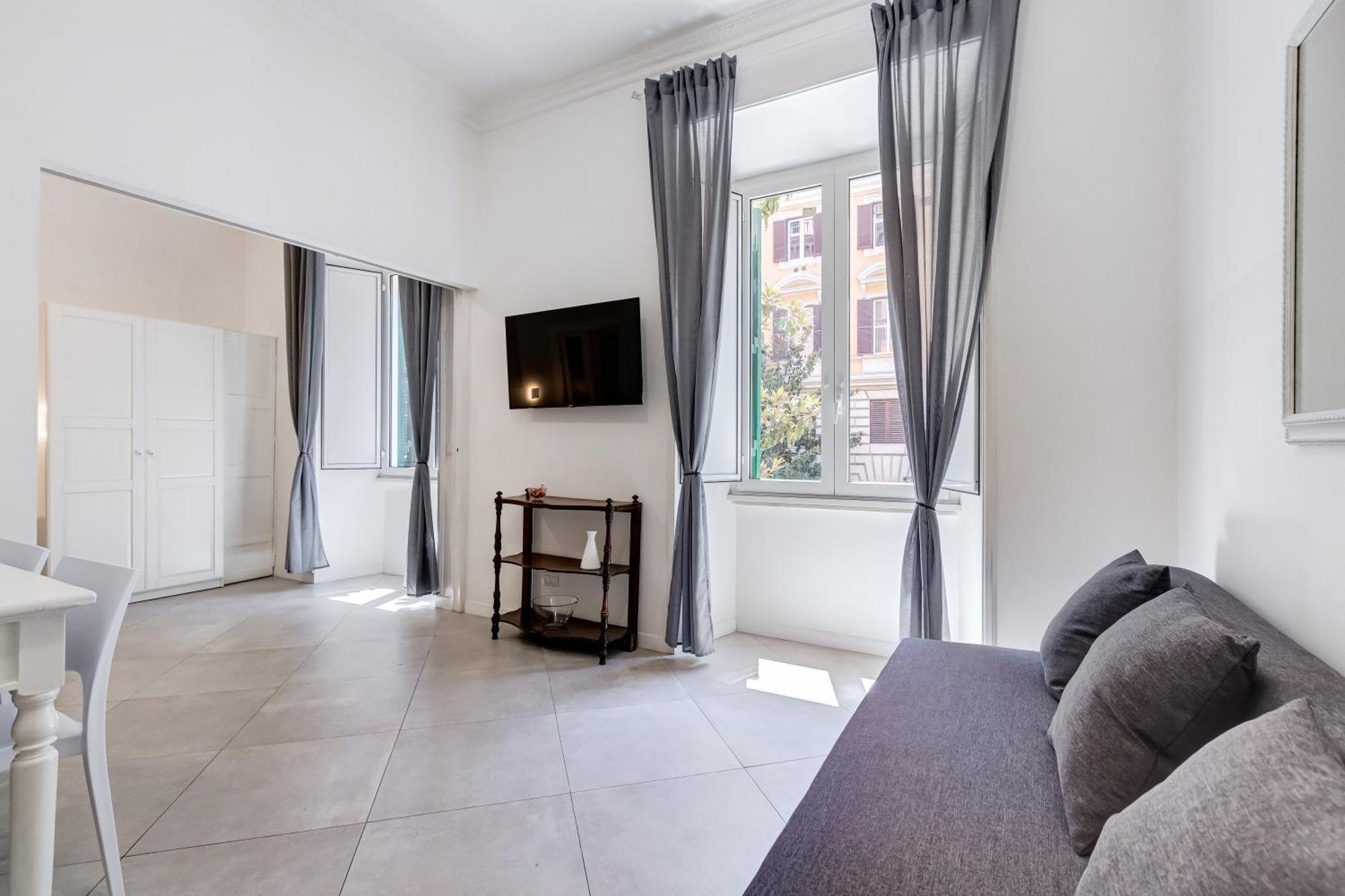 Bdc Alpha & Omega In Monti District With 2bath *