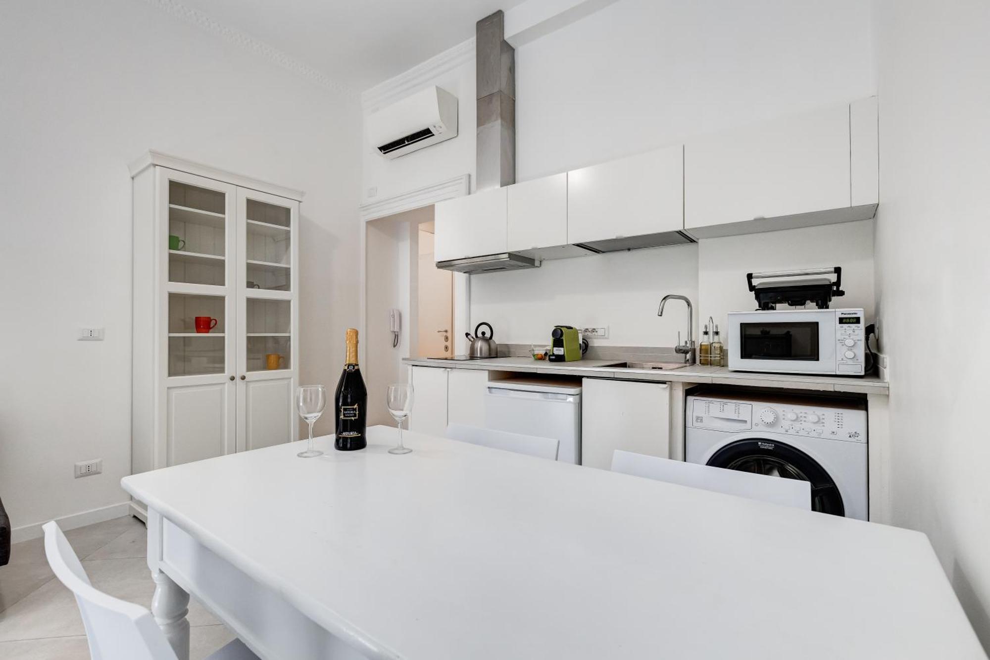 Apartment Bdc Alpha & Omega In Monti District With 2bath Rome