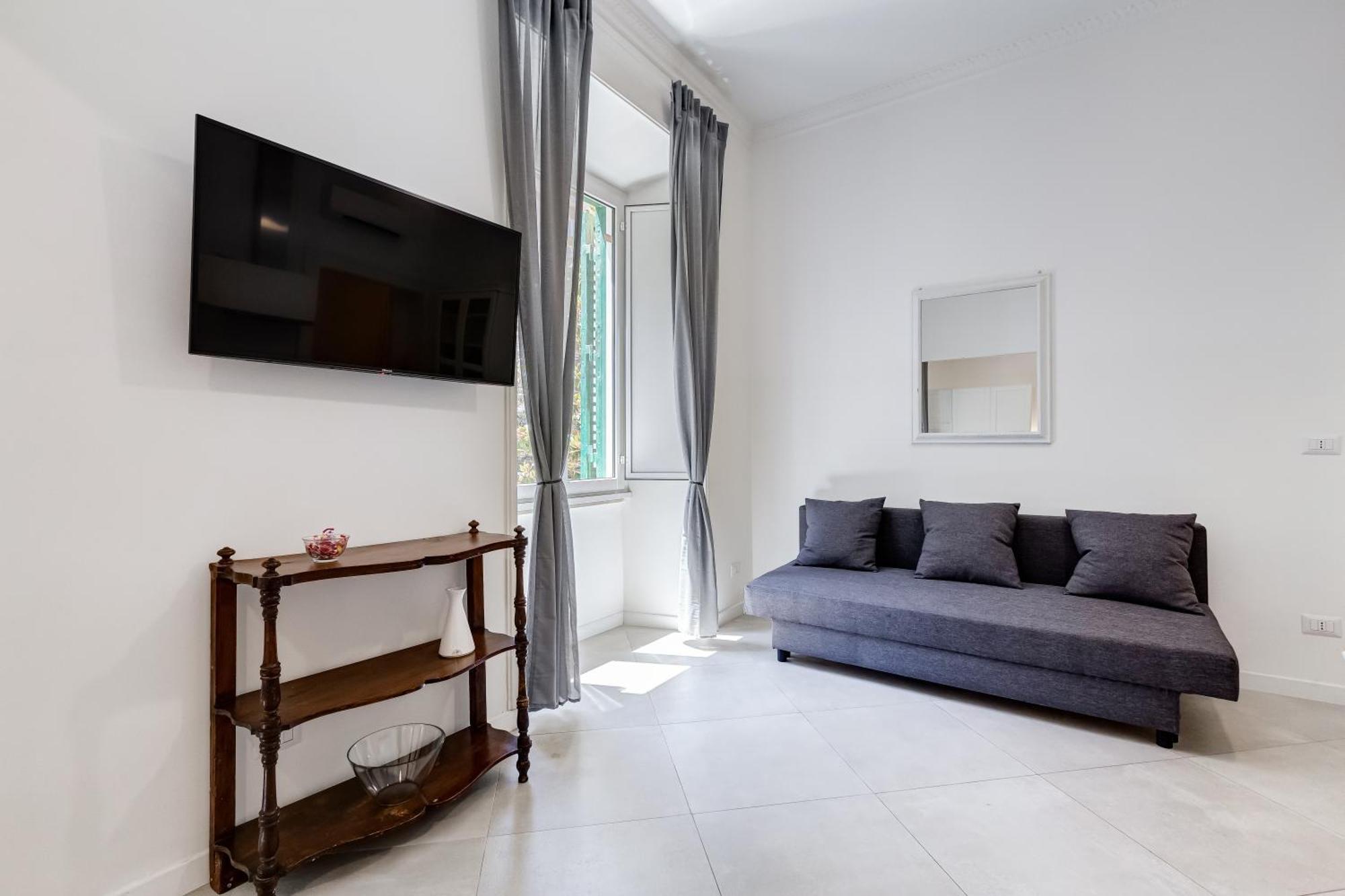 Bdc Alpha & Omega In Monti District With 2bath Rome