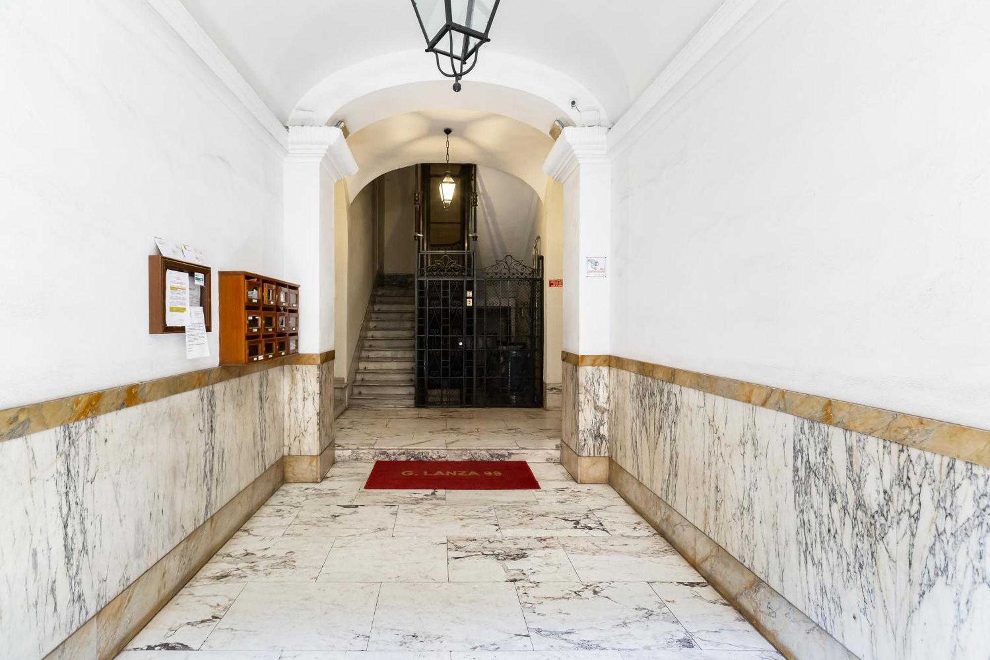 Apartment Bdc Alpha & Omega In Monti District With 2bath