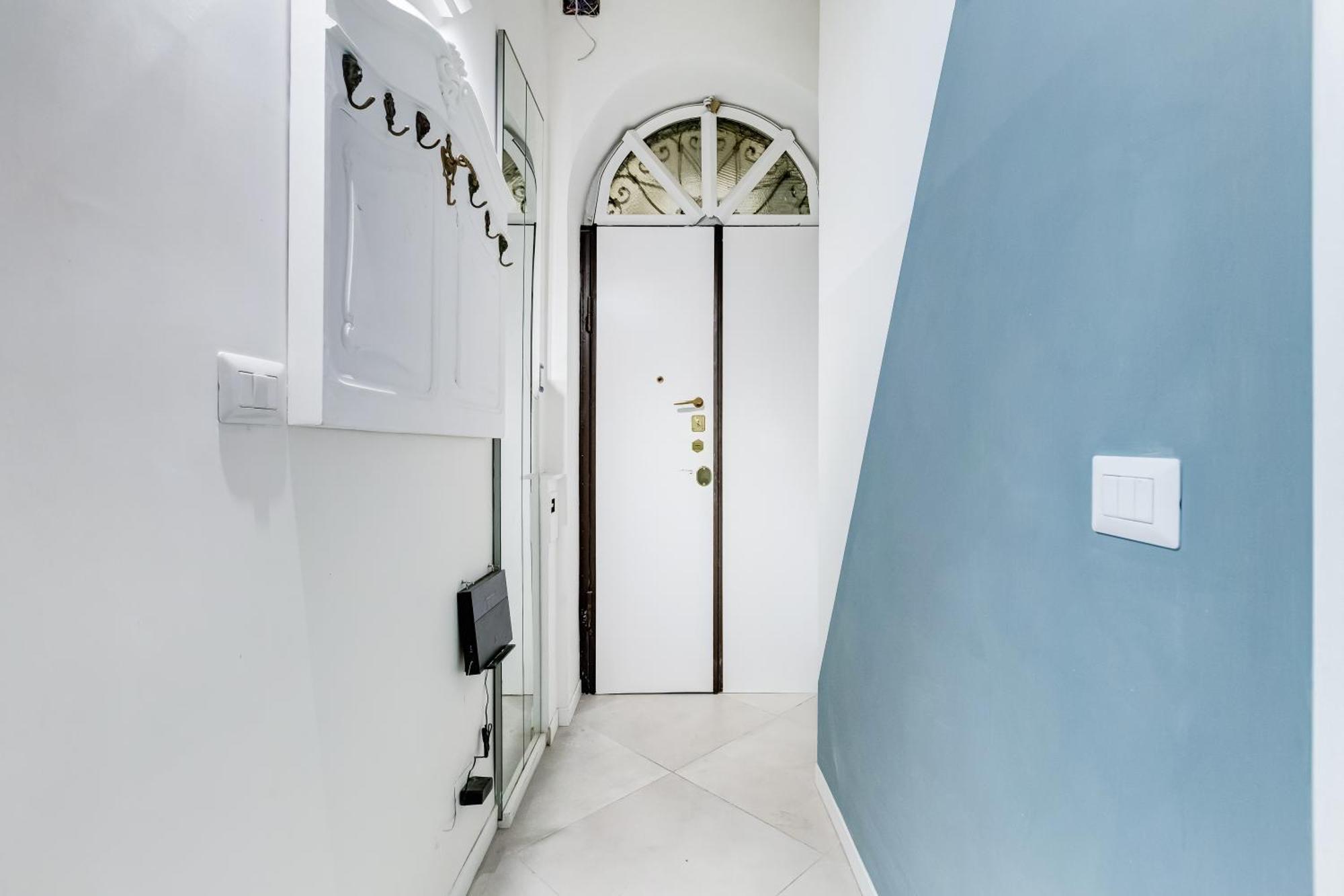 Apartment Bdc Alpha & Omega In Monti District With 2bath *