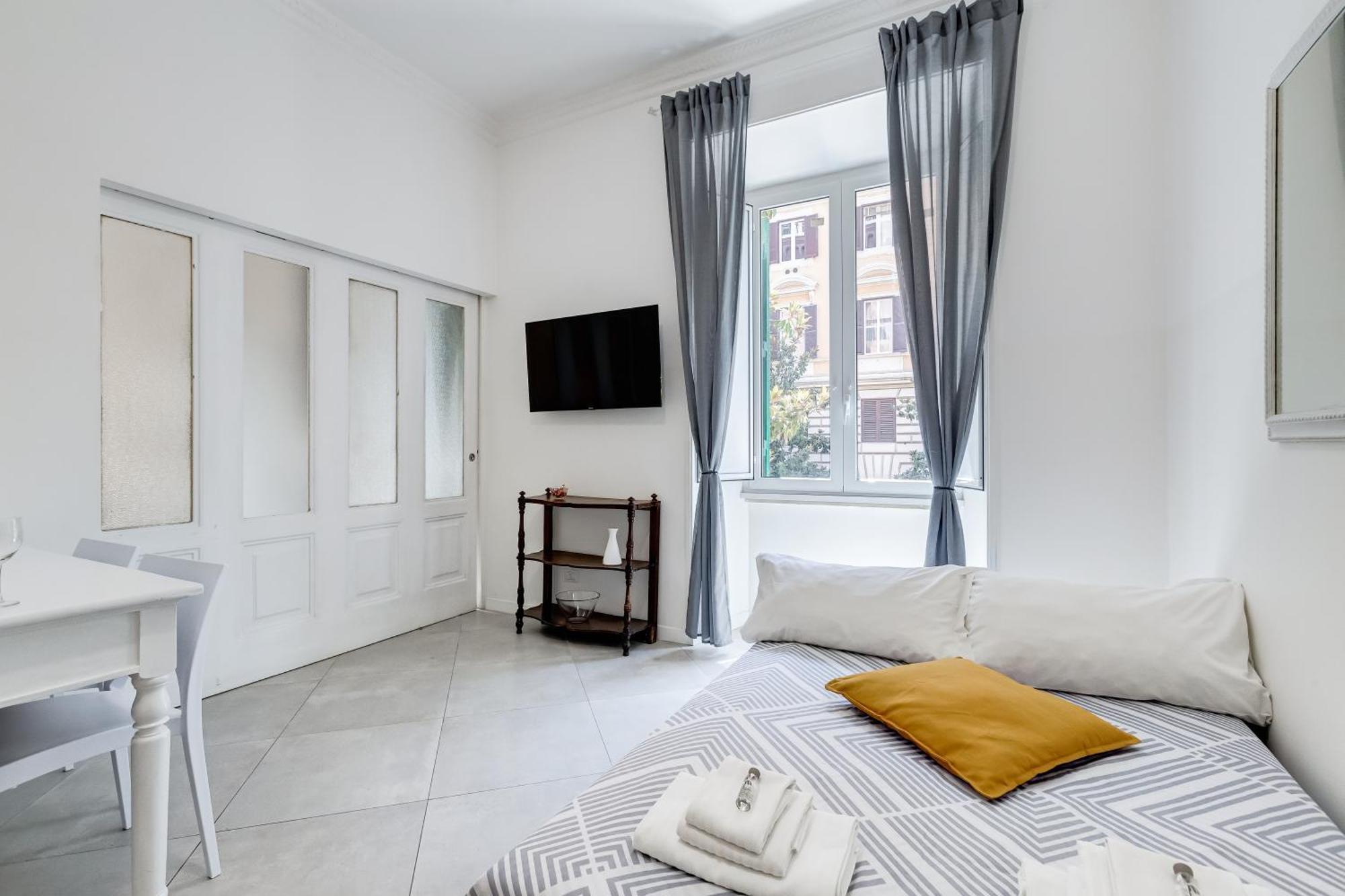 Bdc Alpha & Omega In Monti District With 2bath *