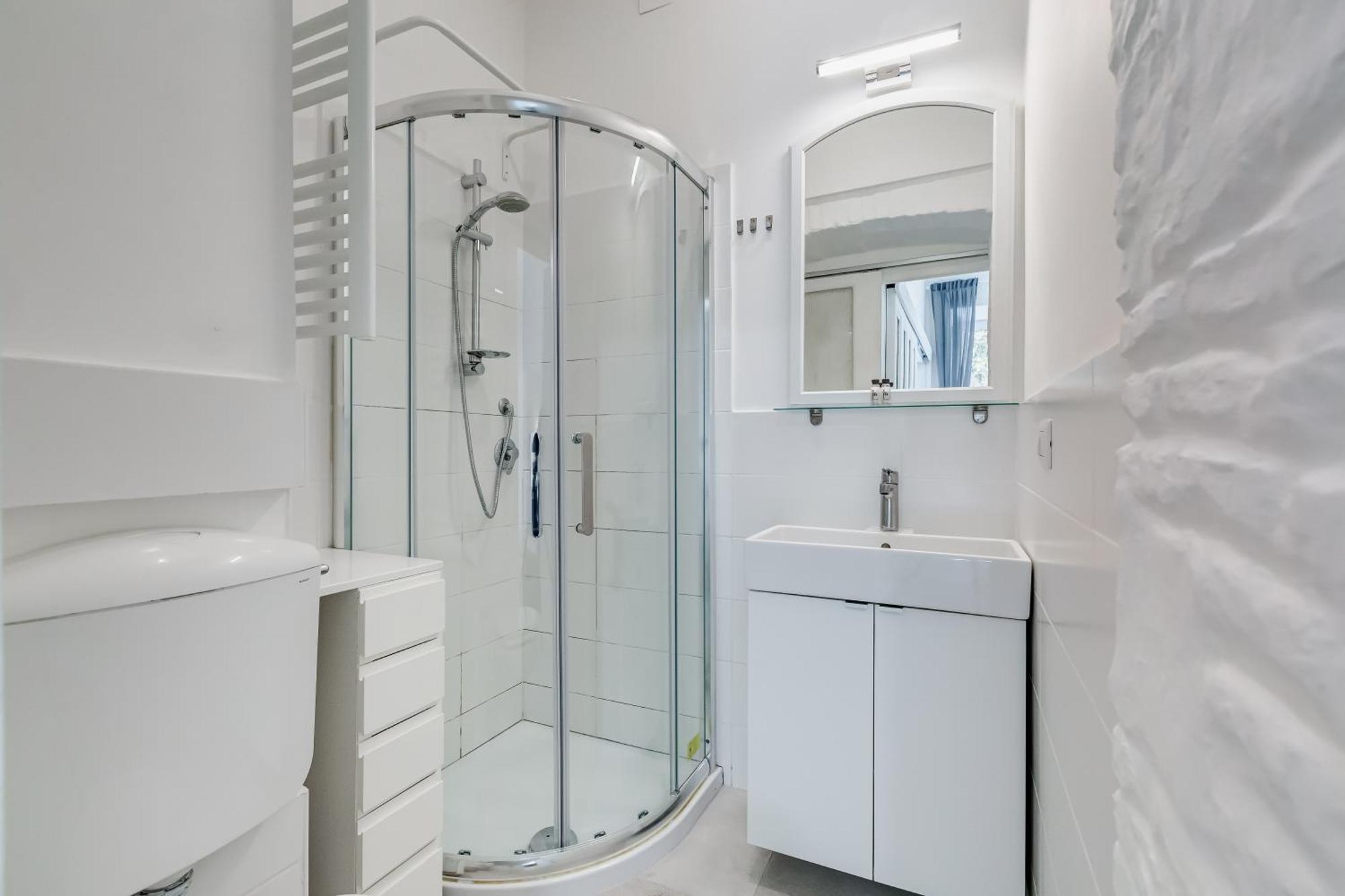 Bdc Alpha & Omega In Monti District With 2bath Apartment *