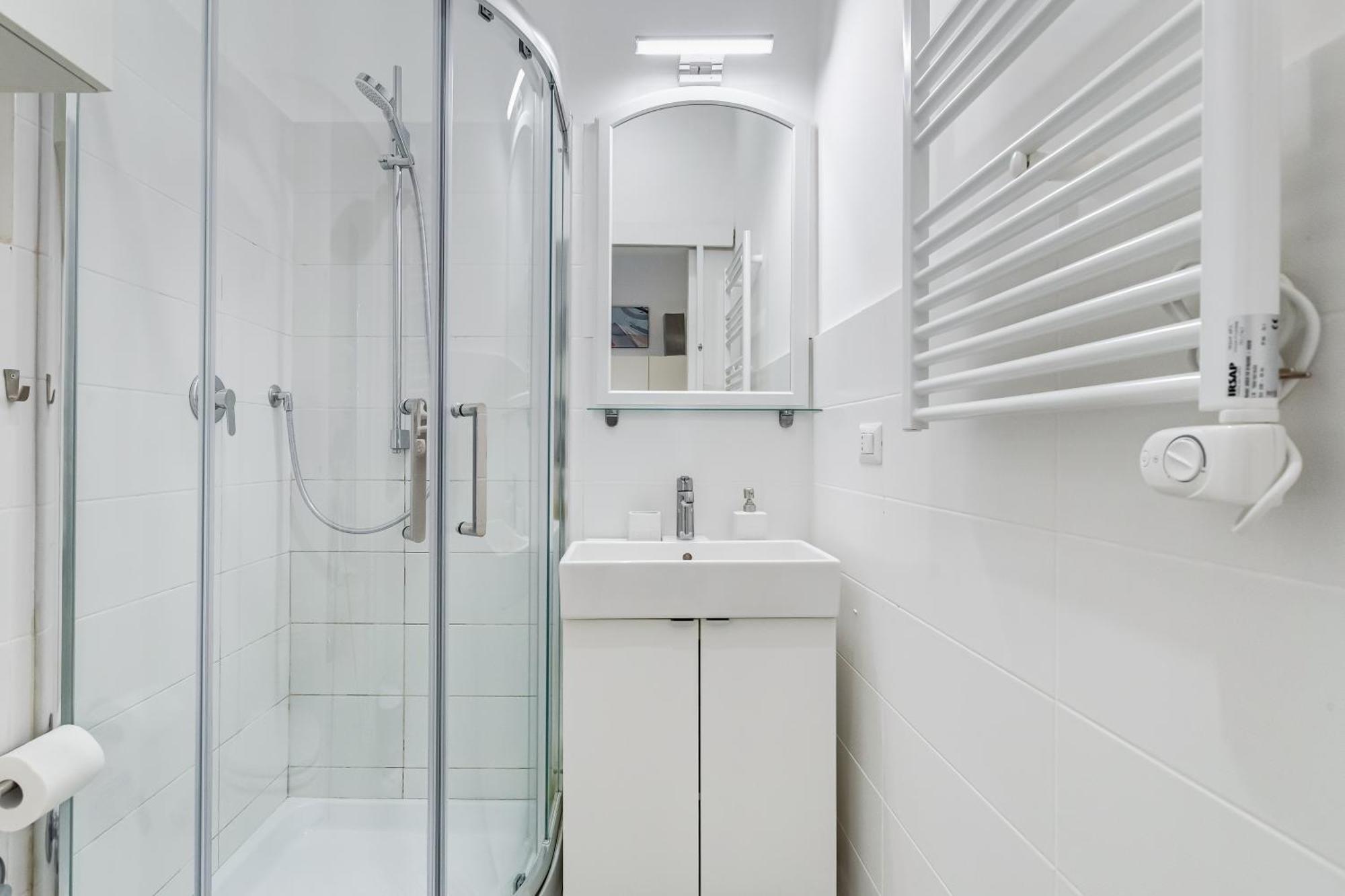 Bdc Alpha & Omega In Monti District With 2bath Rome