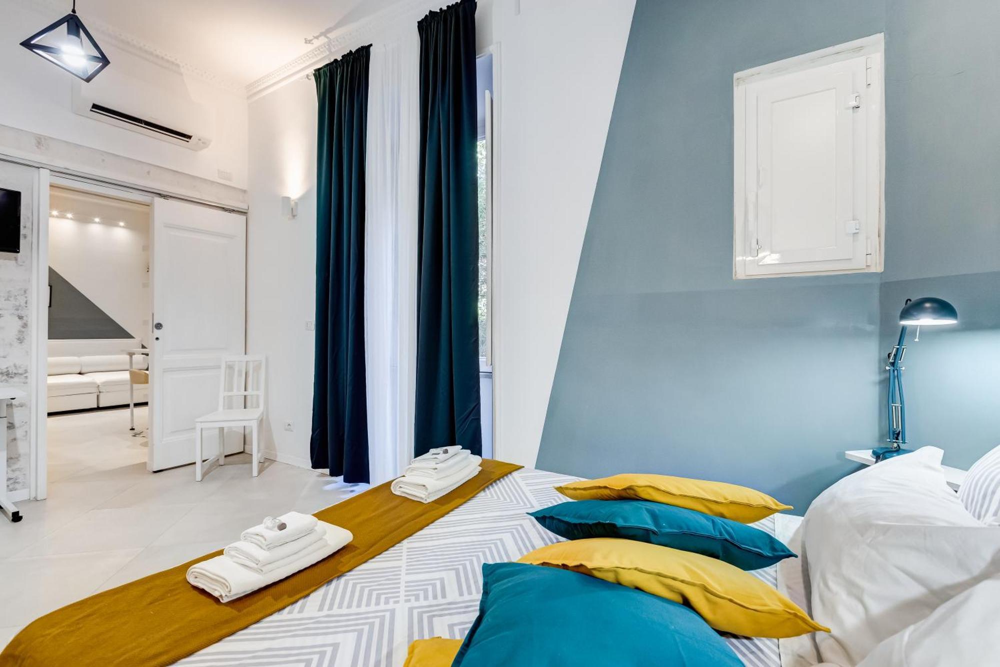 Bdc Alpha & Omega In Monti District With 2bath *
