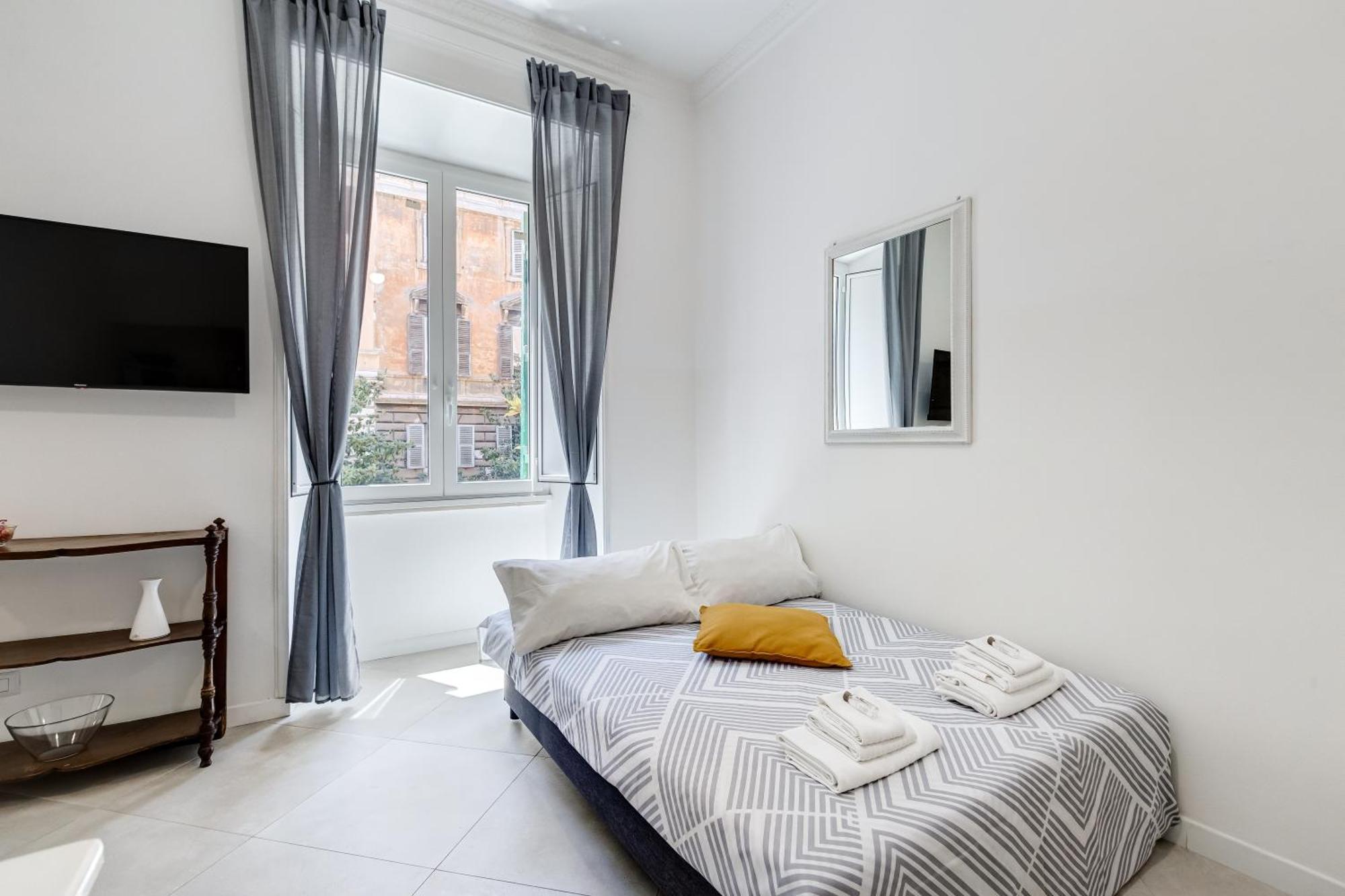 Bdc Alpha & Omega In Monti District With 2bath *