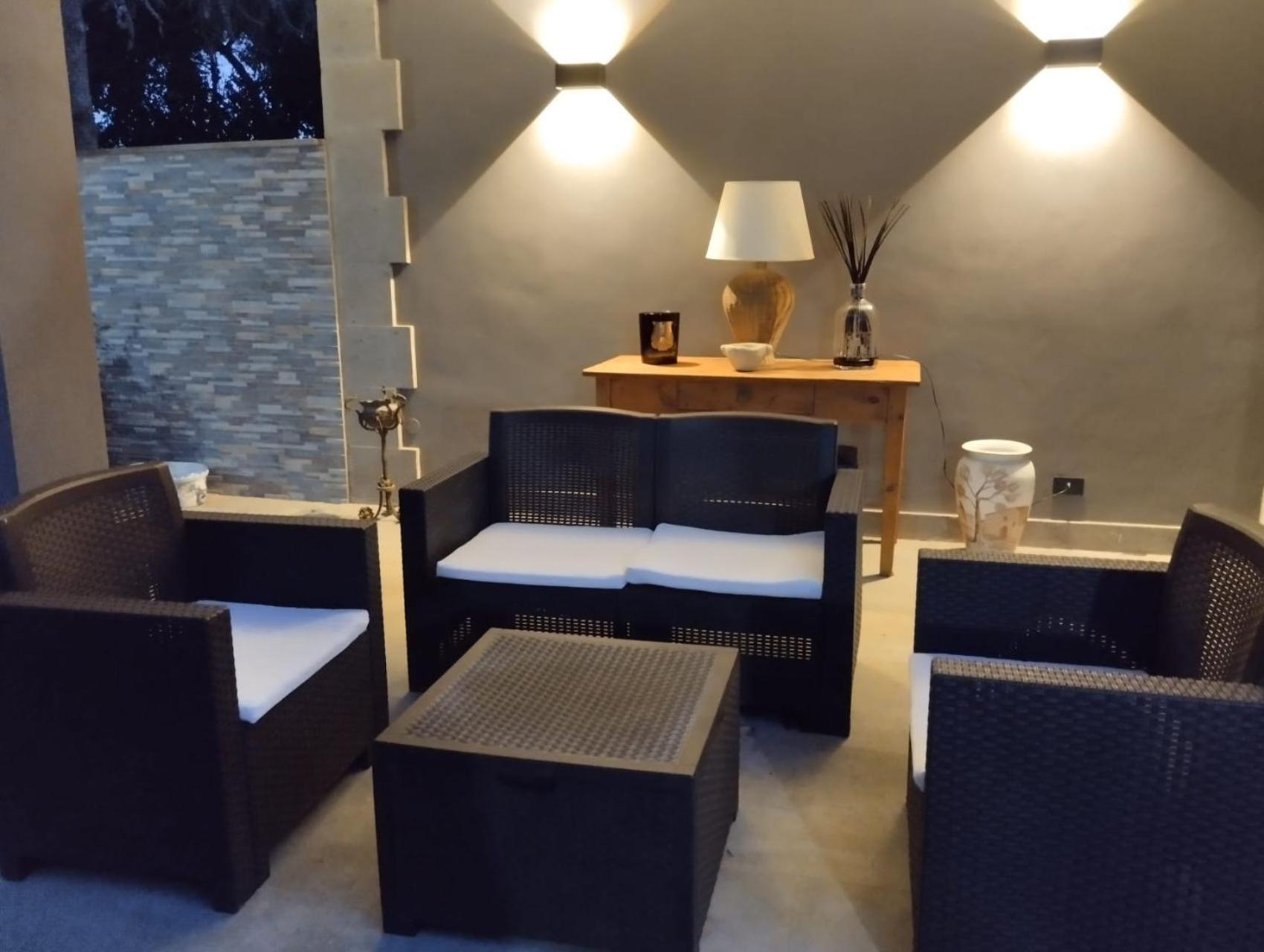 Delightful Stylish House With Private Garden Close To Downtown Holiday home