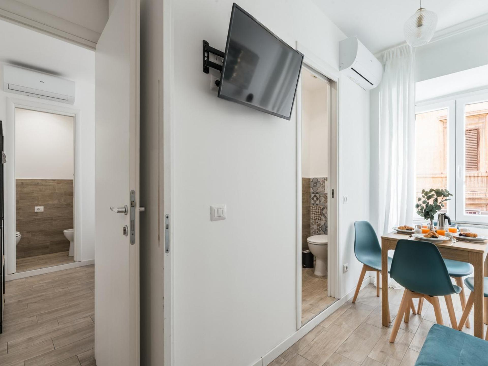 The Rent - Three-room Near The Colosseum * Rome