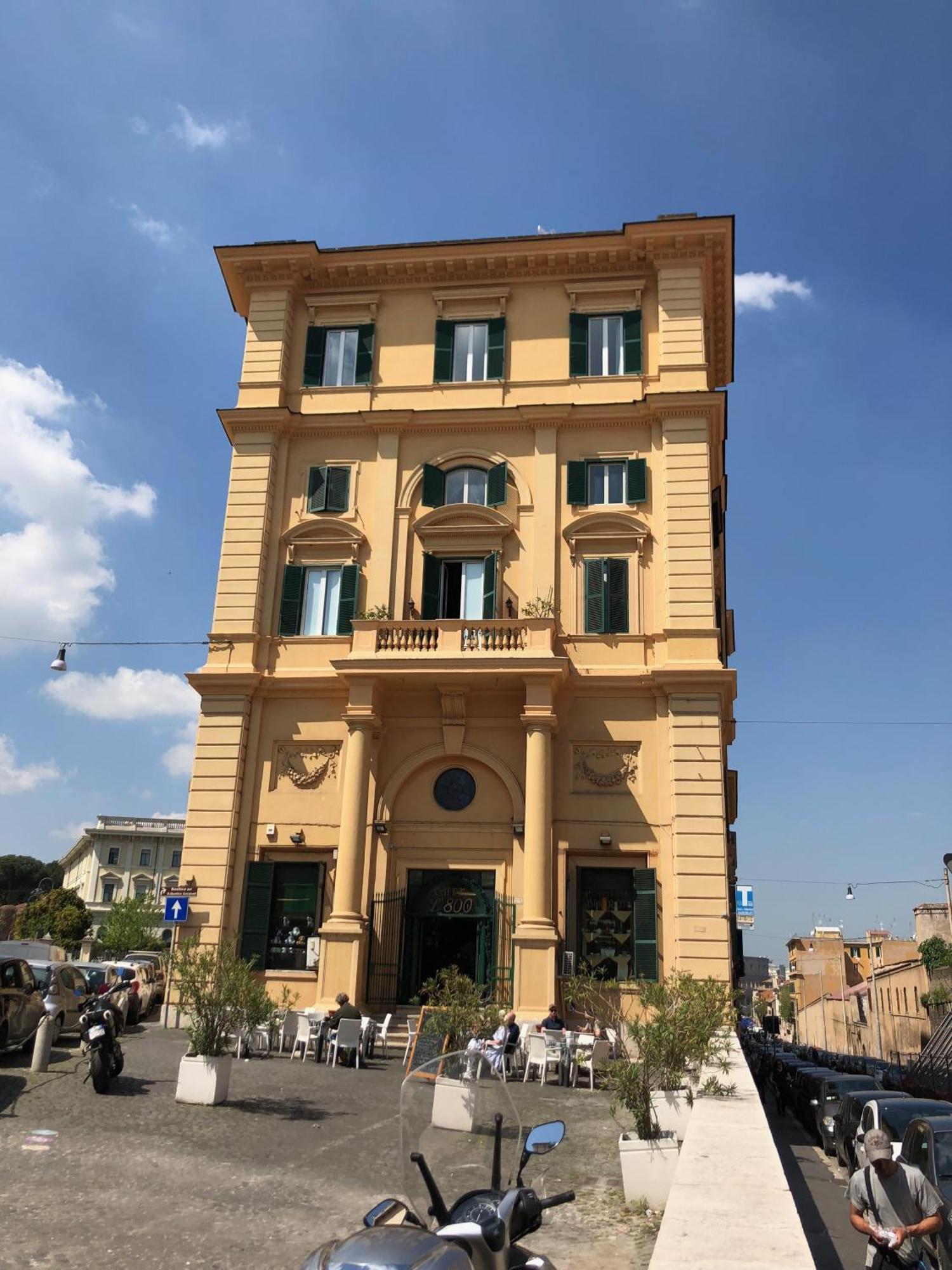 Lata Rana Colosseum Luxury Loft *