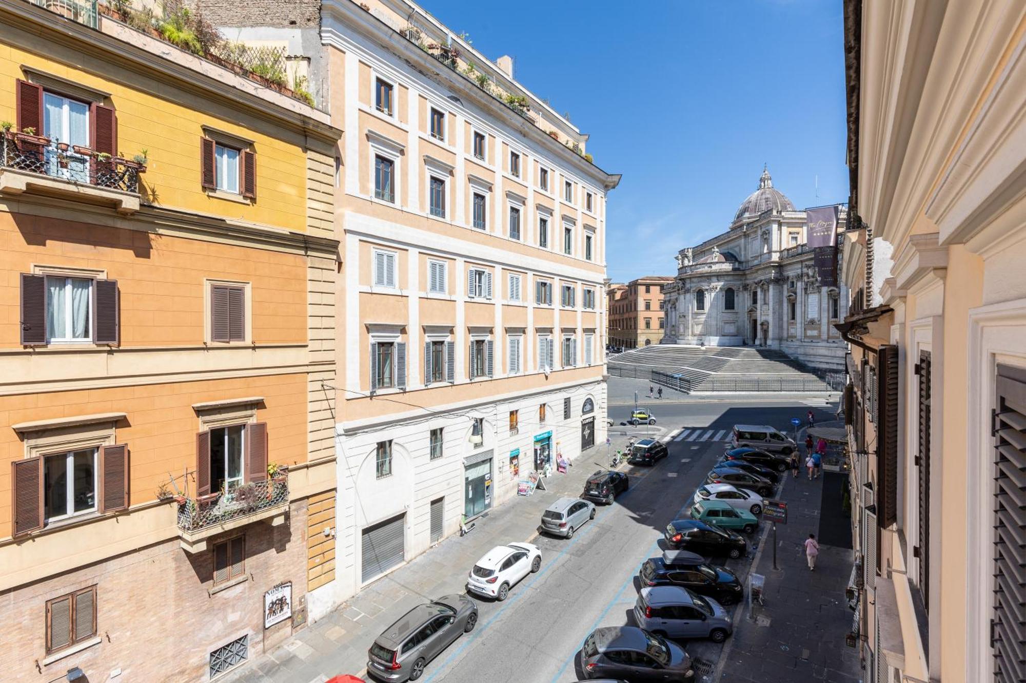 151 - Center Roma