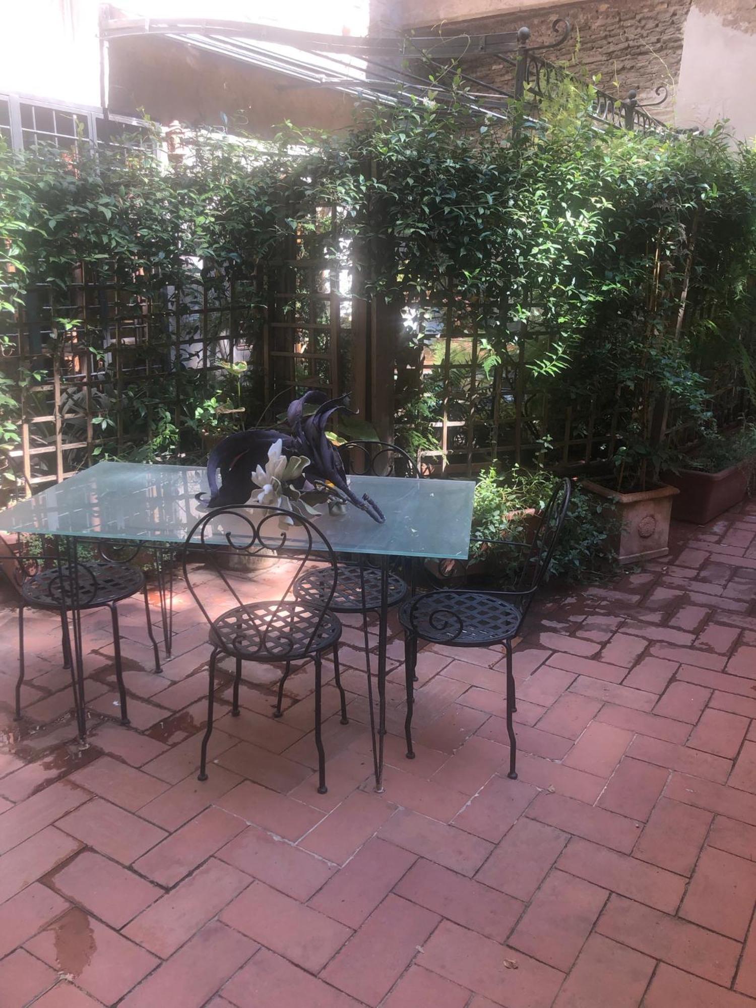 Pantheon, Campo De Fiori Mini Garden *