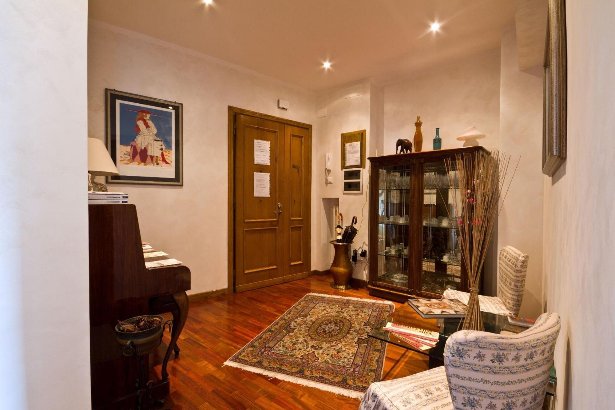 Appia Davila25