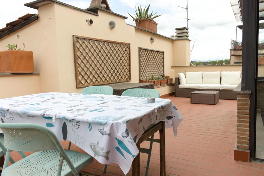 Stylish Penthouse With Terrace In Trastevere Roma