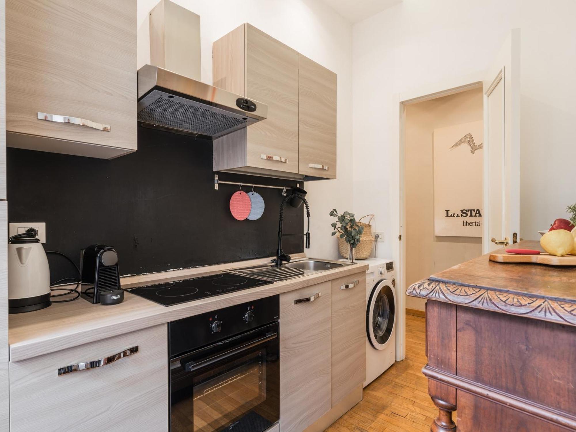 Apartment The Rent - Charming Flat Near Colosseo *