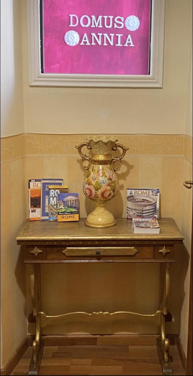 Apartment Domus Annia Guest House, The Amazing Colosseum Rome