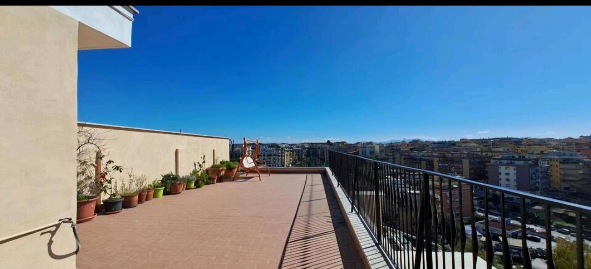 Stanza In Superattico, Terrazzato, Luminoso, Accogliente, Bagno Privato *