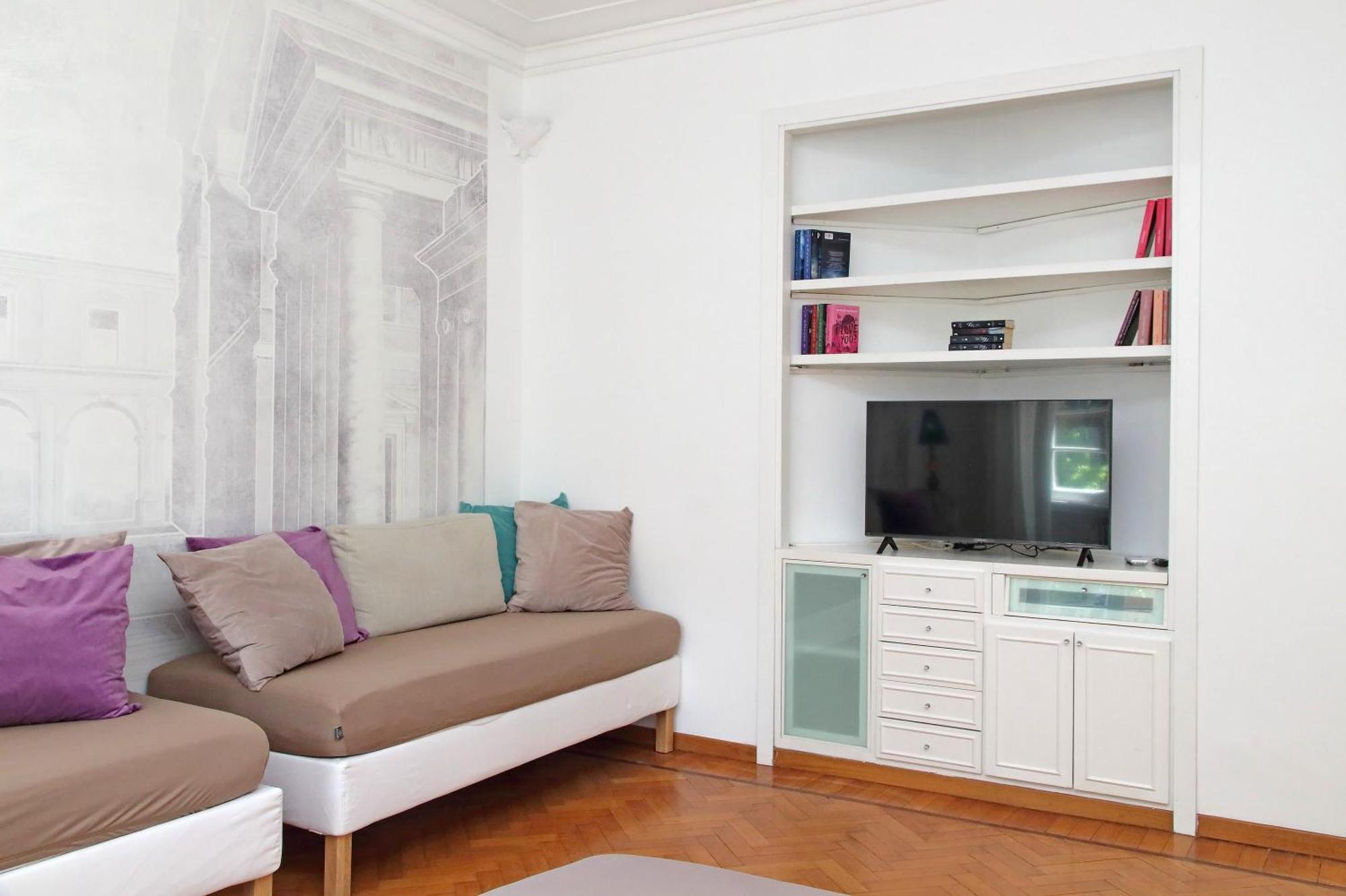 Charme E Style: Splendid With 2 Bedrooms Rome