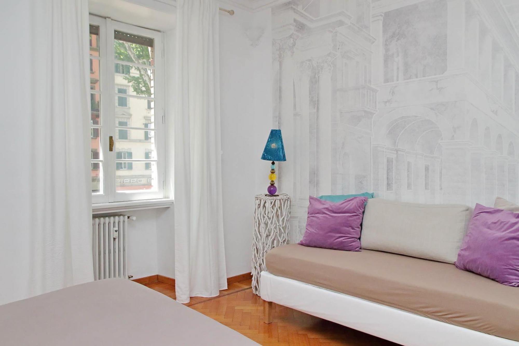 Charme E Style: Splendid With 2 Bedrooms Apartment Rome