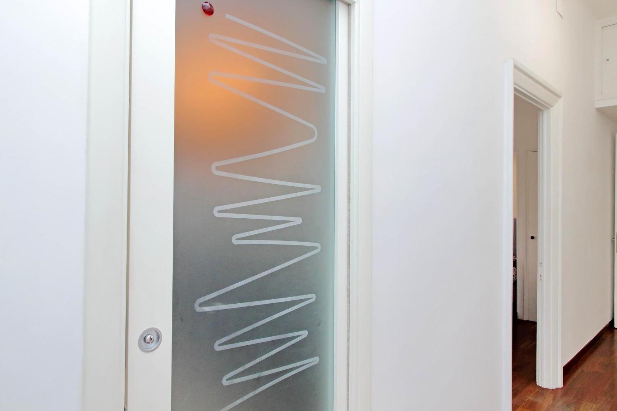 Charme E Style: Splendid With 2 Bedrooms Rome