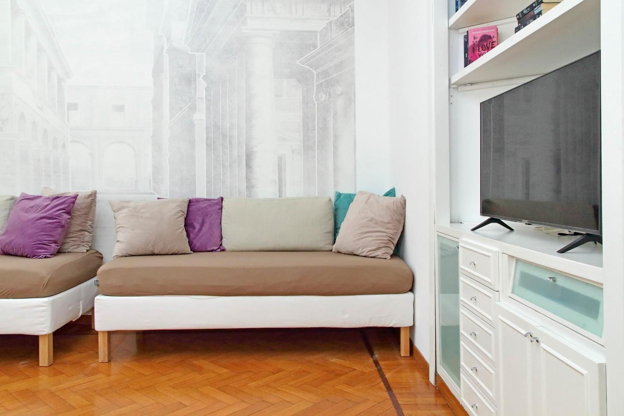 Charme E Style: Splendid With 2 Bedrooms Rome