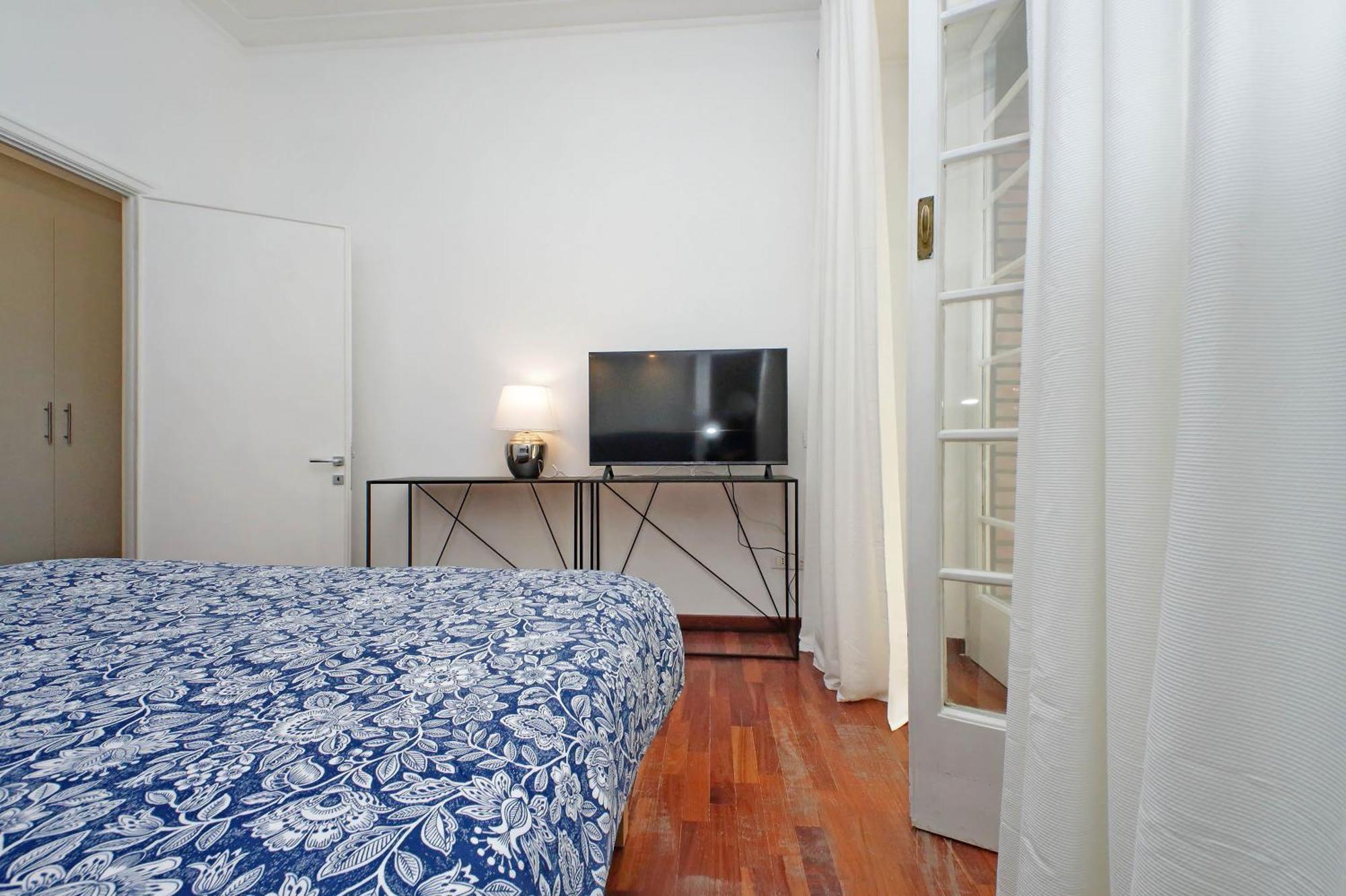 Charme E Style: Splendid With 2 Bedrooms Rome