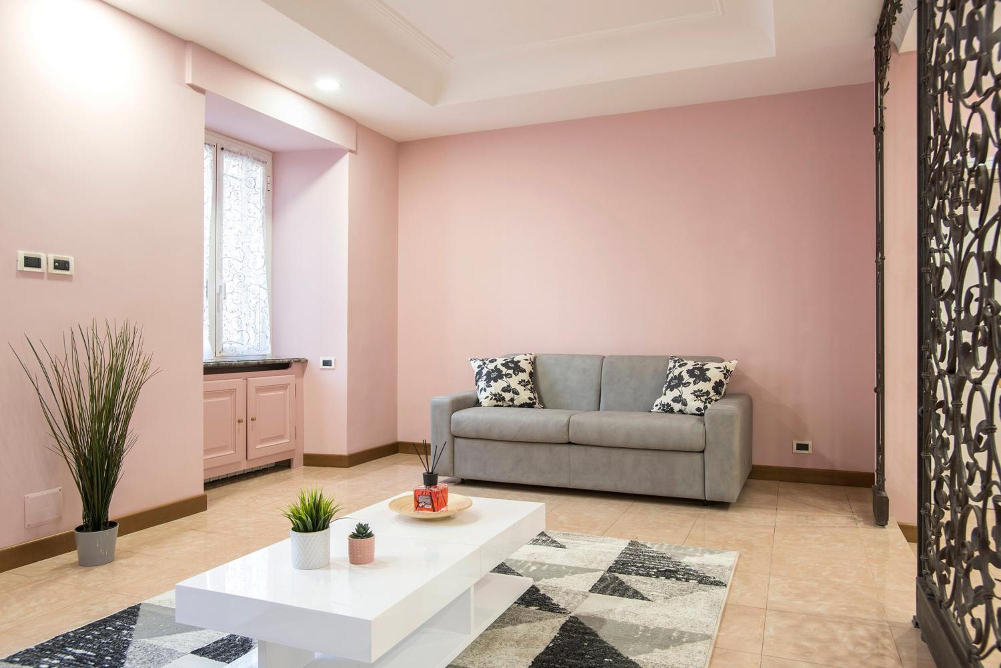 Appia Luxe - A Poche Fermate Del Centro