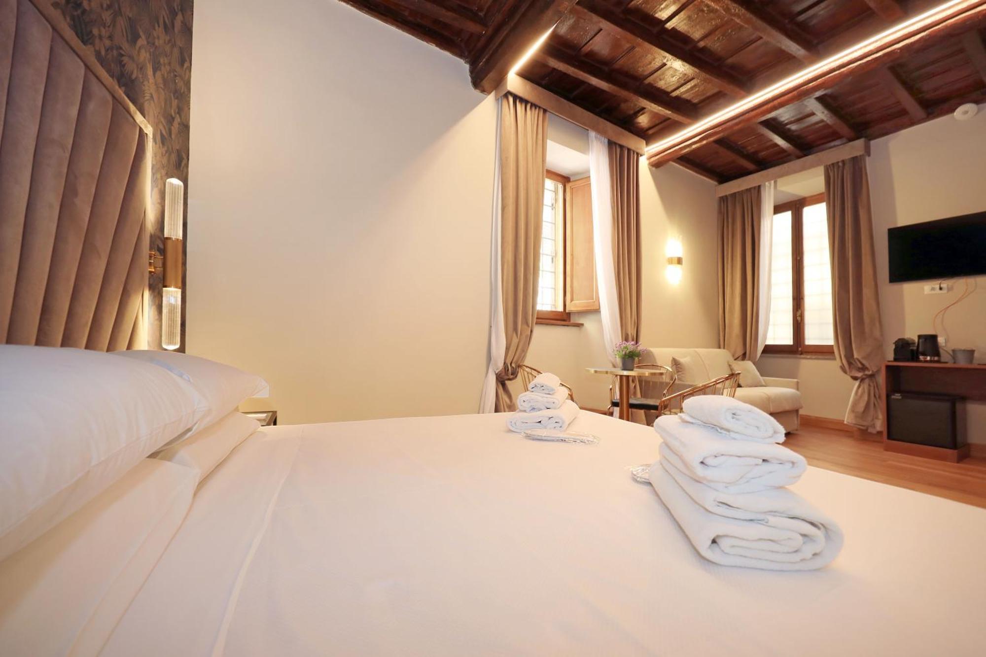 Guest house Golden Pantheon