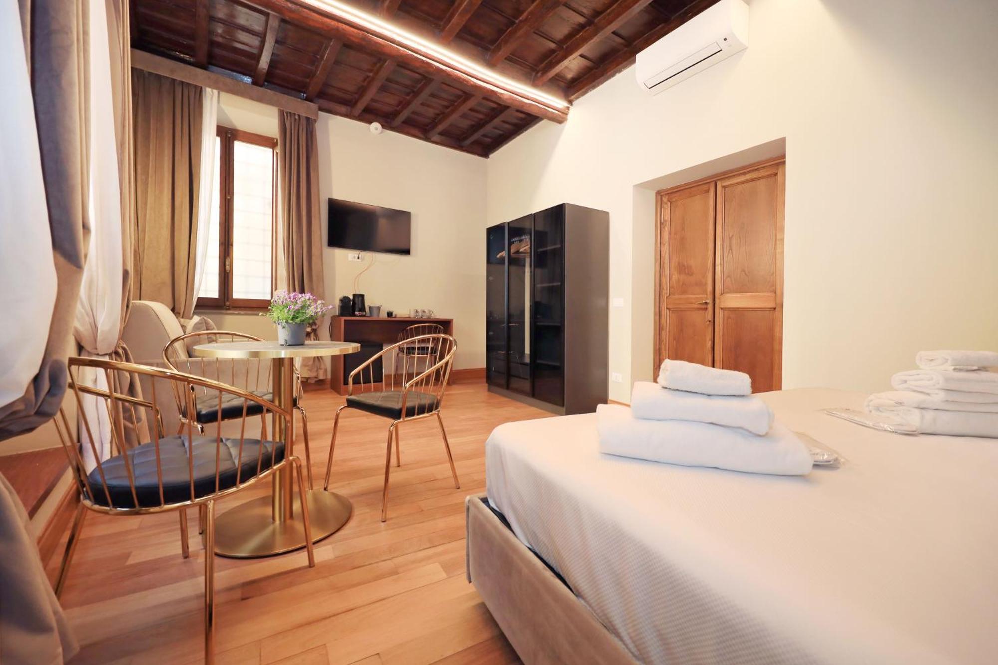 Guest house Golden Pantheon *