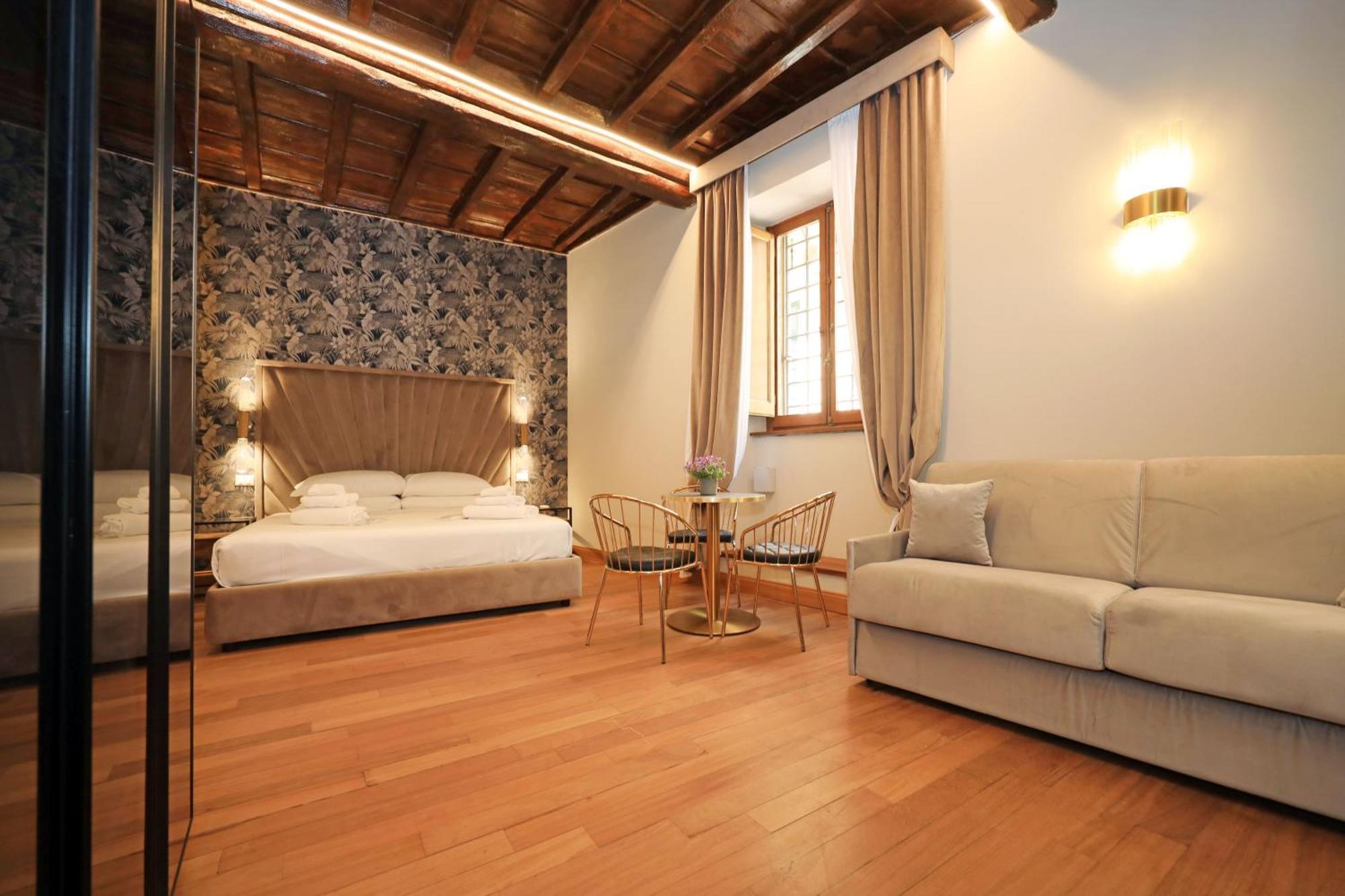 Guest house Golden Pantheon